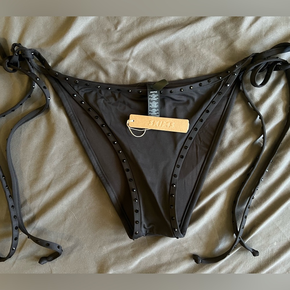 SKIMS RHINESTONE TIE BIKINI BOTTOM SIZE MEDIUM
